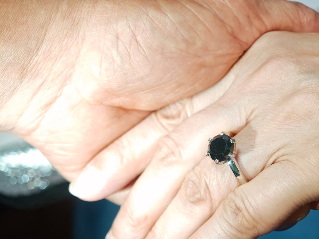 14K Black Diamond Ring | A Symbol of Love and Eternity 