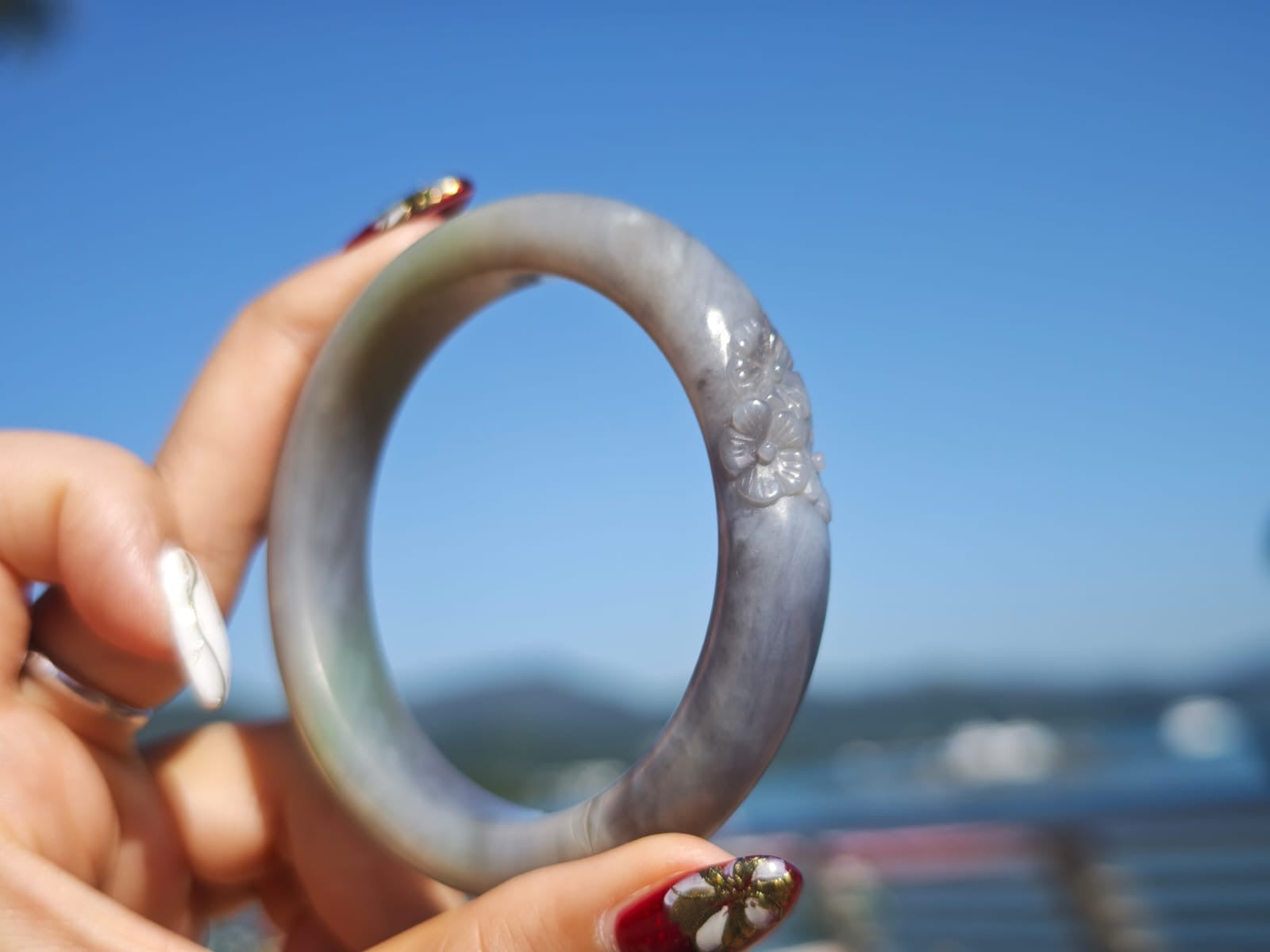 Adamigold | 和田玉煙紫玉帶翡翠手鐲｜圈口約 58.3MM｜玉厚度 13.8MM｜Hetian Smoky Purple Jade with Jadeite Bangle | 58.3MM Inner | 13.8MM Thickness